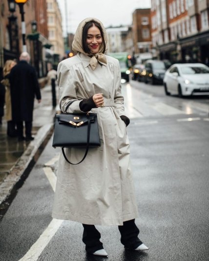 Образ с молочным плащом