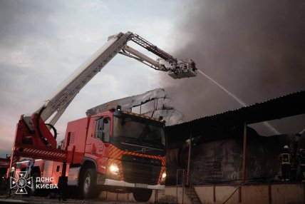 Росія атакувала Київ 5.08.2026, на місцях працюють рятувальники