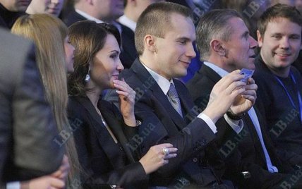 Олександр Янукович із дружиною Оленою у 2017 році