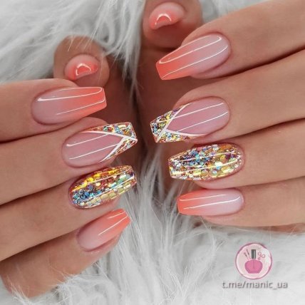 Роскошный маникюр на Новый год 2024