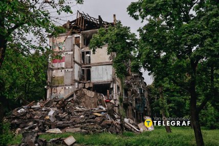 Росіяни знищують житлові будинки в Дружківці