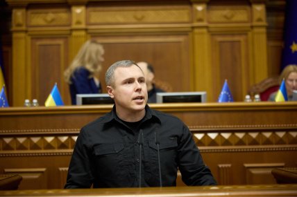 Роман Костенко