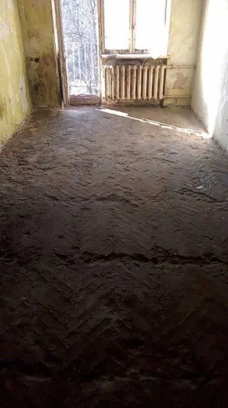 В Киеве за 1 миллион гривен продают убитую хрущевку, фото