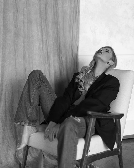 Дарья Савина в соблазнительной фотосессии