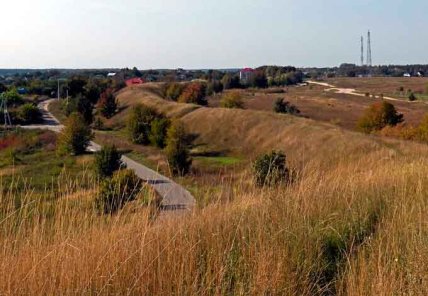 Черкасскую дамбу, самую большую в Украине, вероятно строили на Змиевил валах