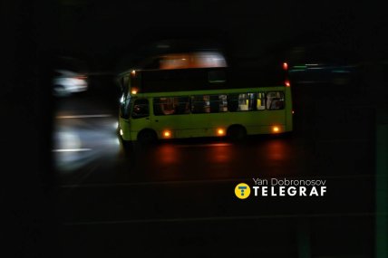 Дороги освітлюють лише фари транспорту та авто