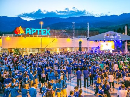 Святкування окупантами 100-річчя центру у 2025 році