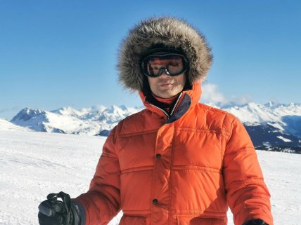 Зимняя куртка с мехом на воротнике