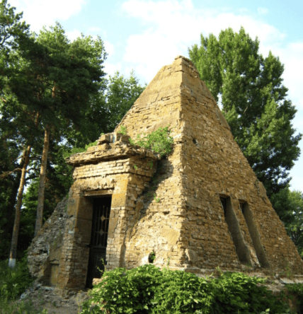 Піраміда Закревських