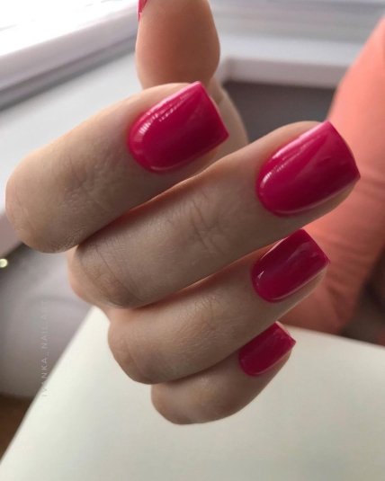 рожевий манікюр