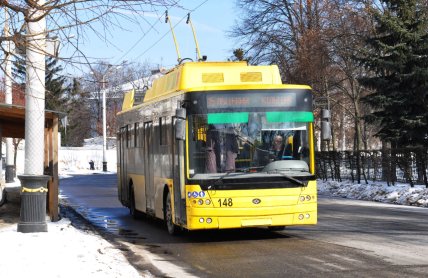 Пассажиров в Полтаве возят троллейбусы