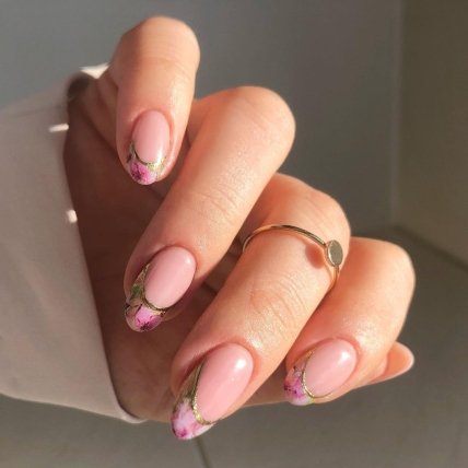 манікюр з квіточками