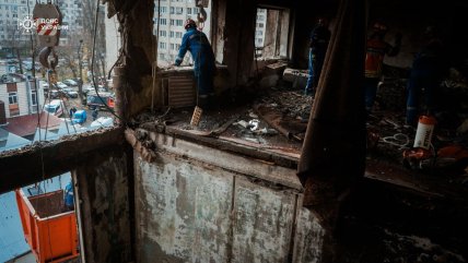 Последствия удара российского дрона по девятиэтажке в Киеве