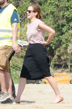 Эмма Уотсон на съемках нового боевика "Сфера"