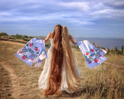 Девушки с рушниками