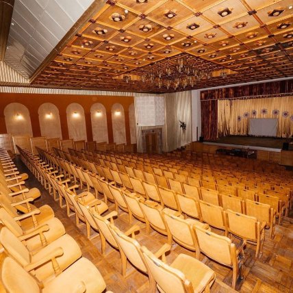 Концертний зал в Кришталевому палаці