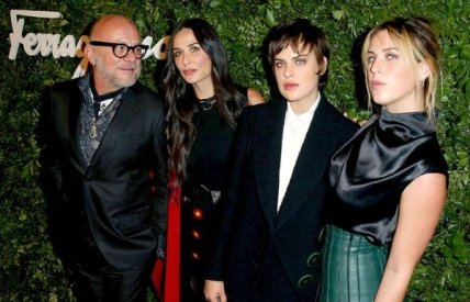 Дочери Деми Мур удивили элегантными нарядами