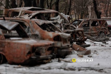 Згорівші автомобілі жителів