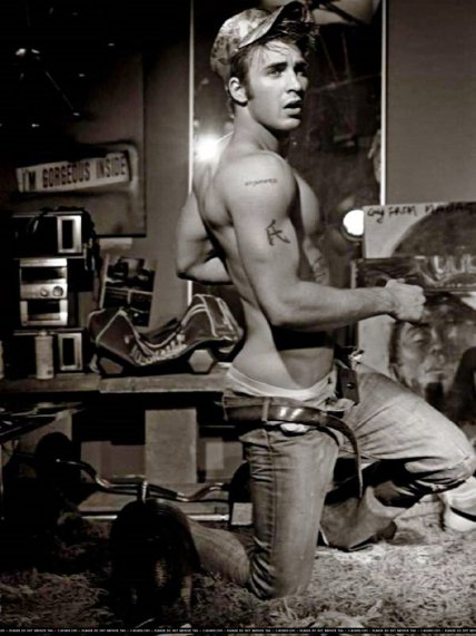 Крис Эванс голый торс