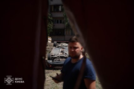 Последствия атаки россиян на Киев. Фото ДСНС