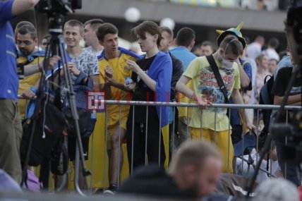Фанаты в Киеве на матче Украина - Англия