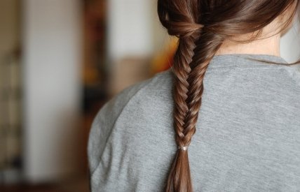 5 удобных и красивых причесок на скорую руку (ФОТО) - изображение №4