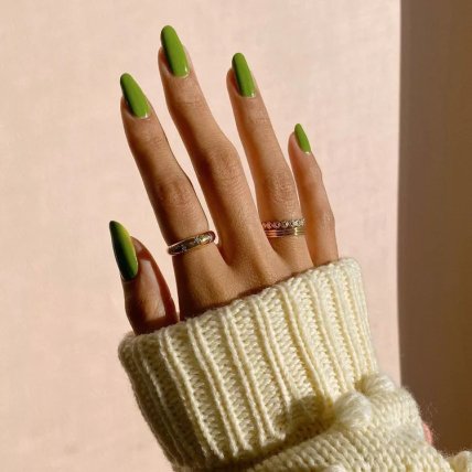 Зеленый маникюр