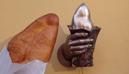 Пам'ятник київській перепічці