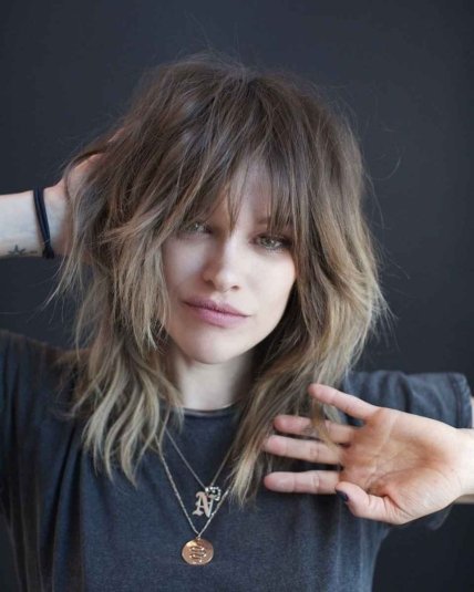 Шеггі з чубчиком-шторкою