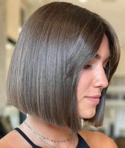 Каре з чубчиком-шторкою