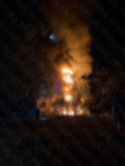 Многоэтажка в Киеве горела после российского удара 11 сентября