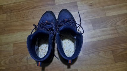 Чи можна сушити взуття рисом