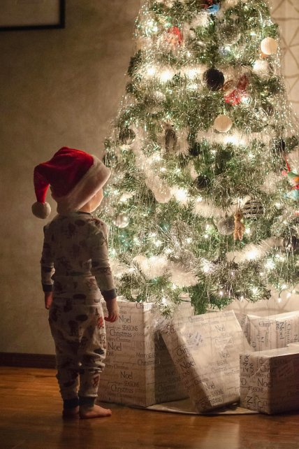 білий дощик на ялинку