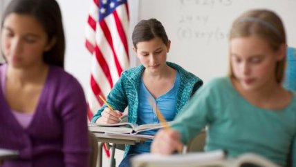 Особенности школьного образования в США: результат и пустые портфели - изображение №1