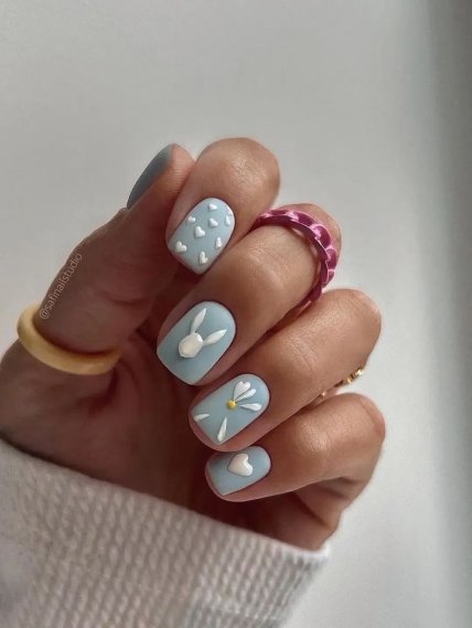 Маникюр с деталями, в том числе с зайкой