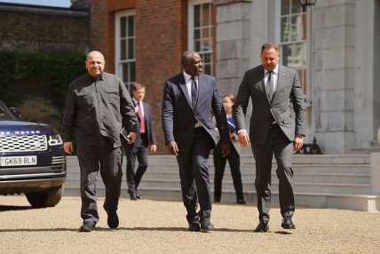 Ермак на встрече в Британии