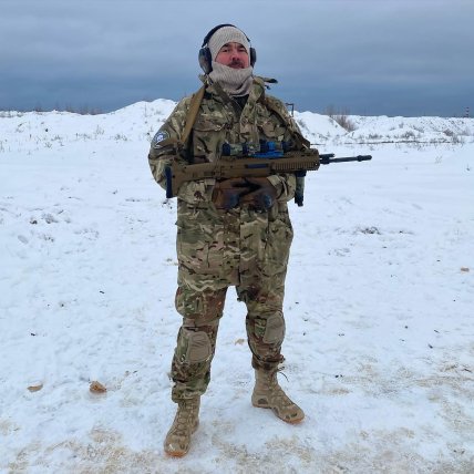 Олег Фагот Михайлюта в военной форме