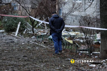 Київський будинок, пошкоджений російським дроном 23.12.2025