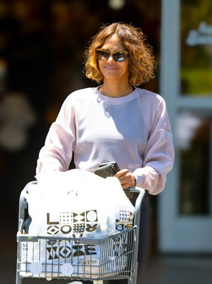 Хэлли Берри