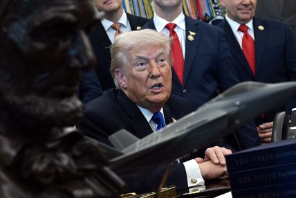 Дональд Трамп грим на обличчі