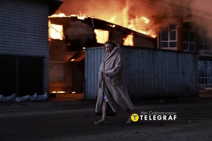 Жителька Броварів рятується від російських ударів