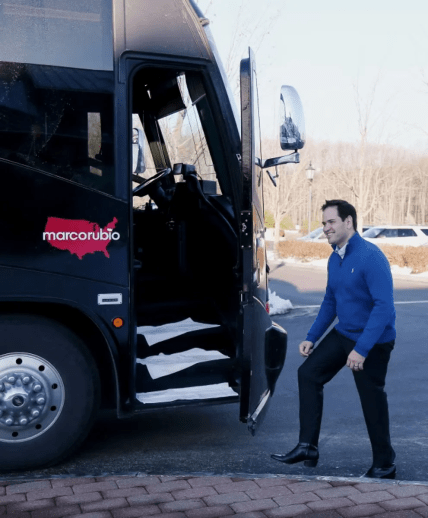 Марко Рубио в подаренных туфлях от Трампа