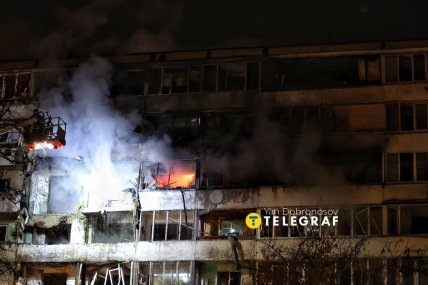 Последствия удара российской ракеты по дому в Киеве 25.11.2025