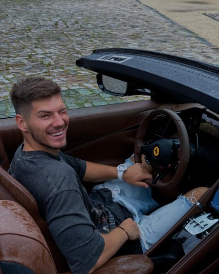 Александр Волошин