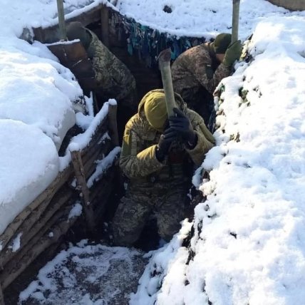 Бійці ЗСУ з перископами