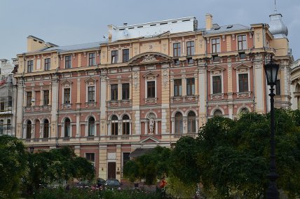 Дом Навроцкого на улице Ланжероновской в Одессе
