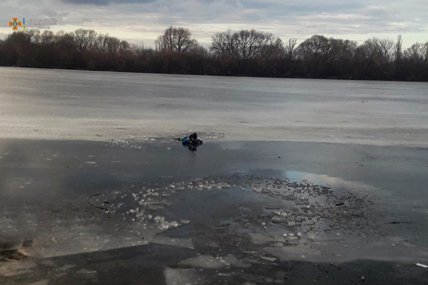 Хлопець провалився під лід
