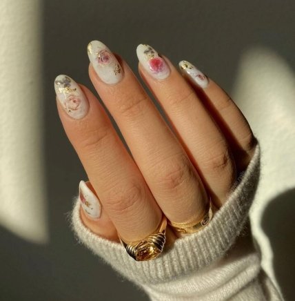 манікюр з квітами
