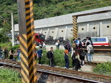  рельсов сошел поезд, который двигался из Шулина в Тайдун