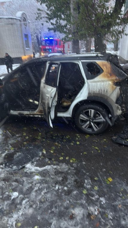 Одна зі згорілих автівок. Фото надане "Євротрансгруп"